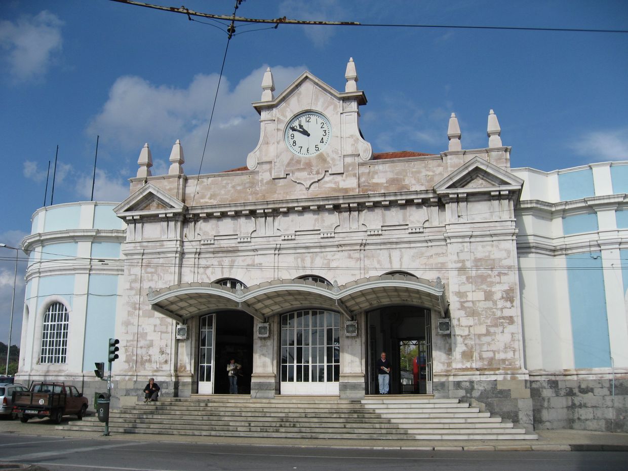 Estação de Caminho-de-Ferro - Coimbra-A - O Basófias